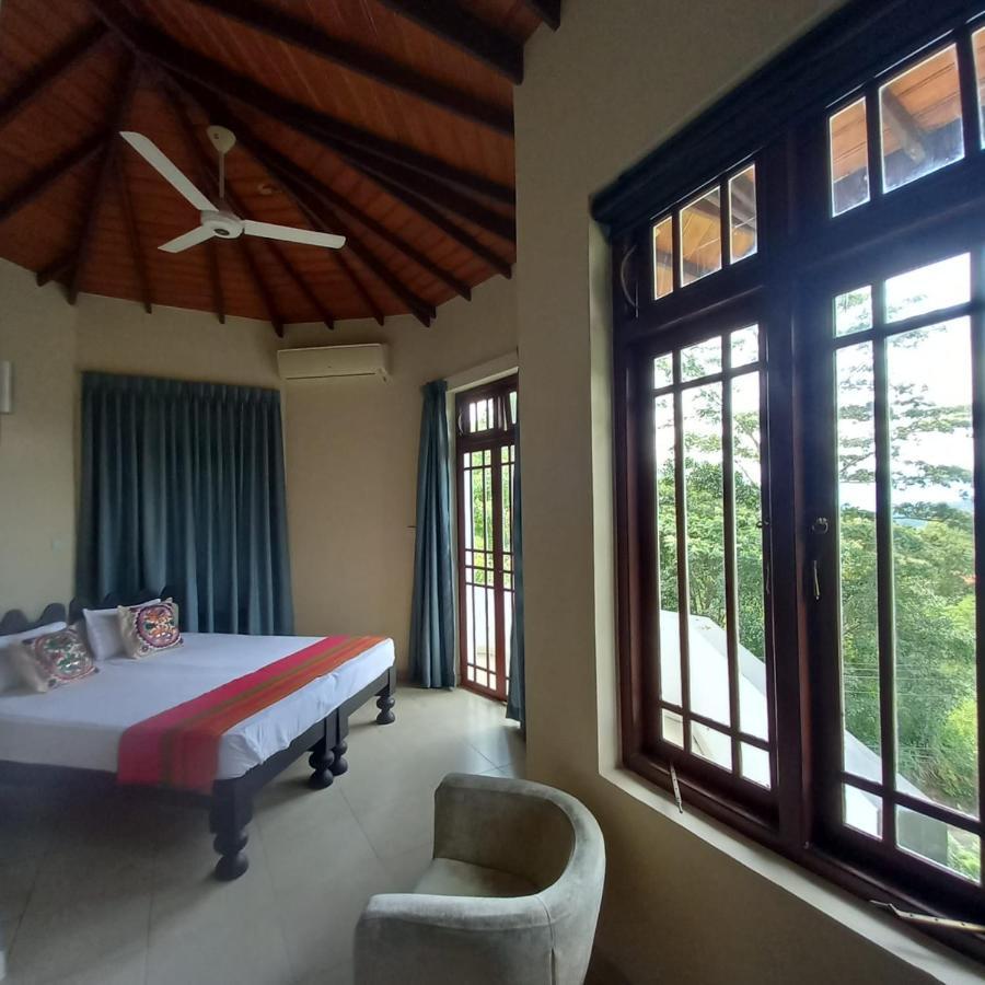 Crown Hills Kandy Inn Exterior photo